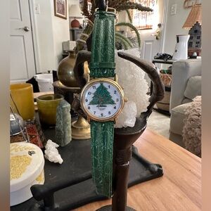 Vintage Unitron Christmas Tree watch Leather Watch wear to face. Needs battery